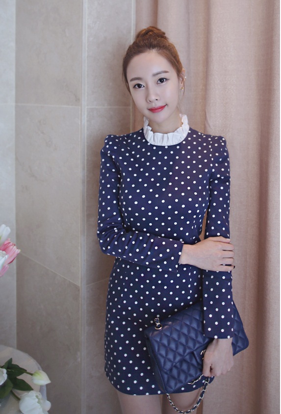 Váy liền phong cách Hàn