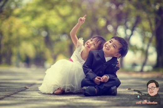 Choáng với Quatrian shbet hiện đang mở bạc tỷ của cặp song sinh khác giới 3 tuổi