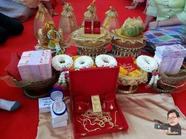 Choáng với Quatrian shbet hiện đang mở bạc tỷ của cặp song sinh khác giới 3 tuổi