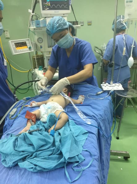 Bé trai được xác định giới tính thật là gái sau 4 tháng chào đời