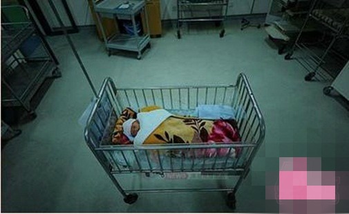Quá trình hiến tặng giác mạc của em bé 9 ngày tuổi