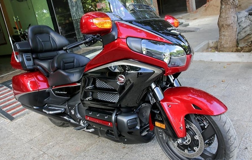 Honda Gold Wing phiên bản đặc biệt giá hơn 1 tỷ đồng