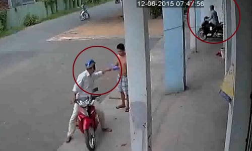 Bảo vệ sập bẫy trộm xe SH bởi chiếc áo mưa 