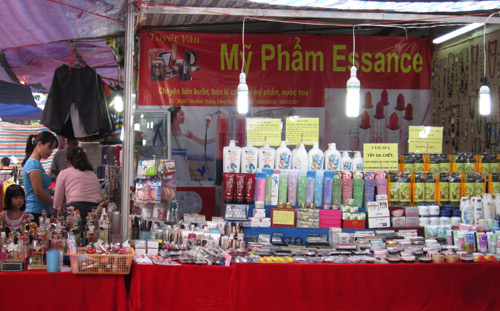 Tràn lan mỹ phẩm