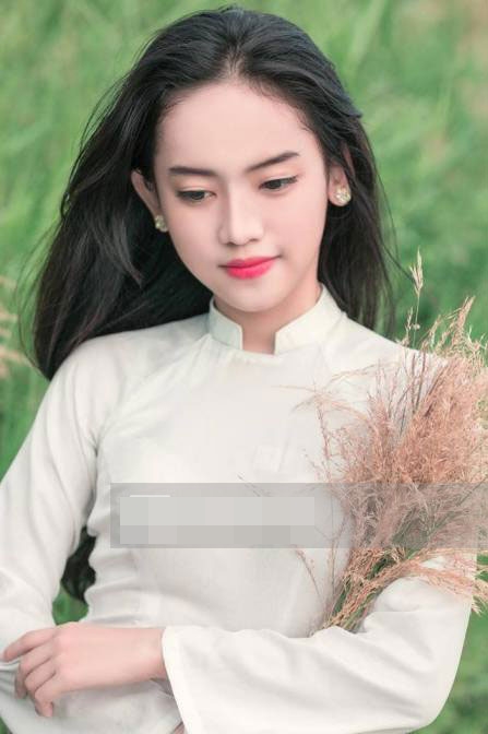 Hotgirl Thúy Vi gây sốc khi phát ngôn về tiền và tình