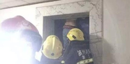 Đọc ngay bài này nếu không muốn mất mạng khi đi tháng máy