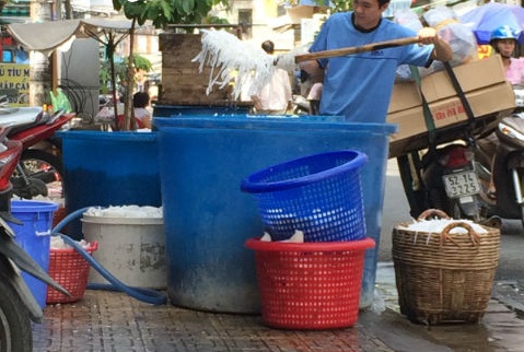 Kinh hoàng chanh, quất thối biến thành mứt tết