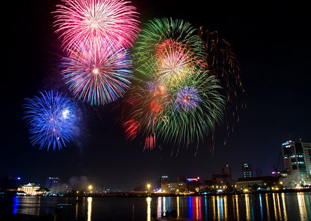 Những hình ảnh bắn pháo hoa Tết Dương lịch 2016 đẹp nhất 1