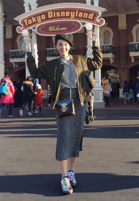 Street style sành điệu xuống phố ngày cuối năm của sao Việt 4