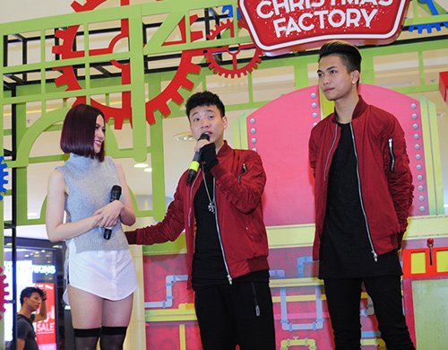 Ca sĩ Thu Thủy gợi cảm đón sinh nhật cùng fan