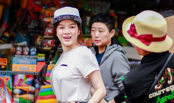 Showbiz Việt 10/1: Hot nhất Phạm Hương, Elly Trần