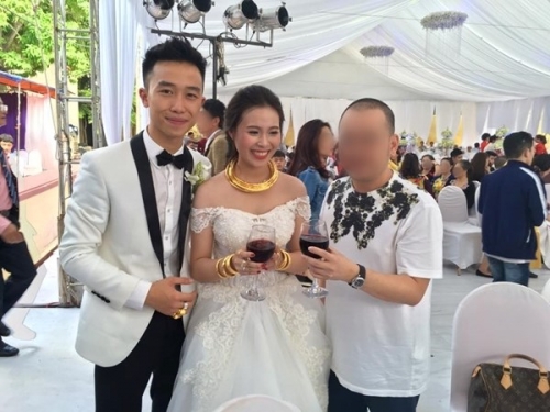 Những vị phụ huynh chi hàng chục tỉ làm 