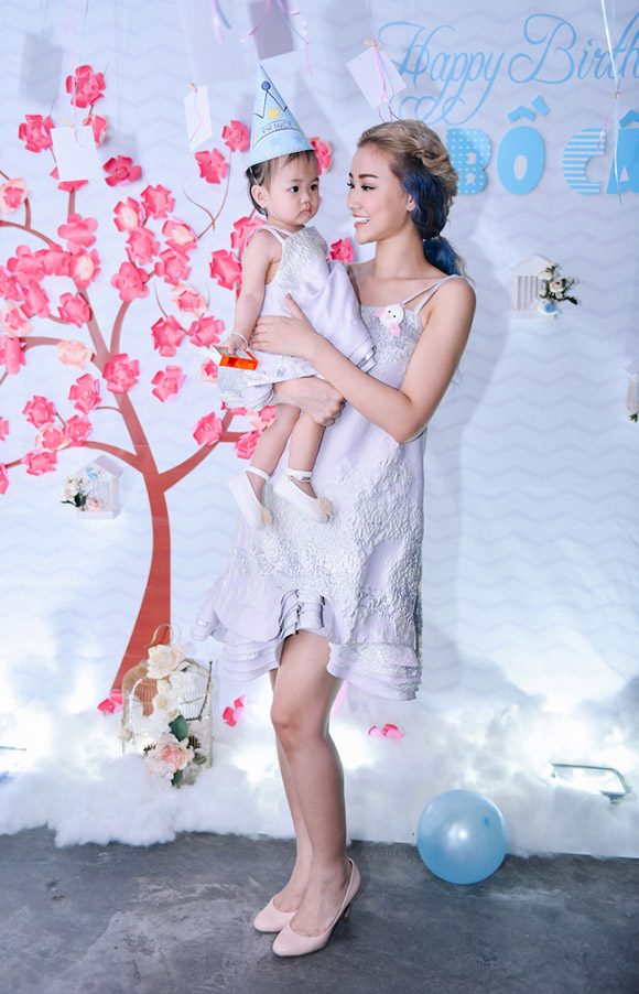 Maya không chịu hé lộ chồng đại gia trong tiệc sinh nhật con gái
