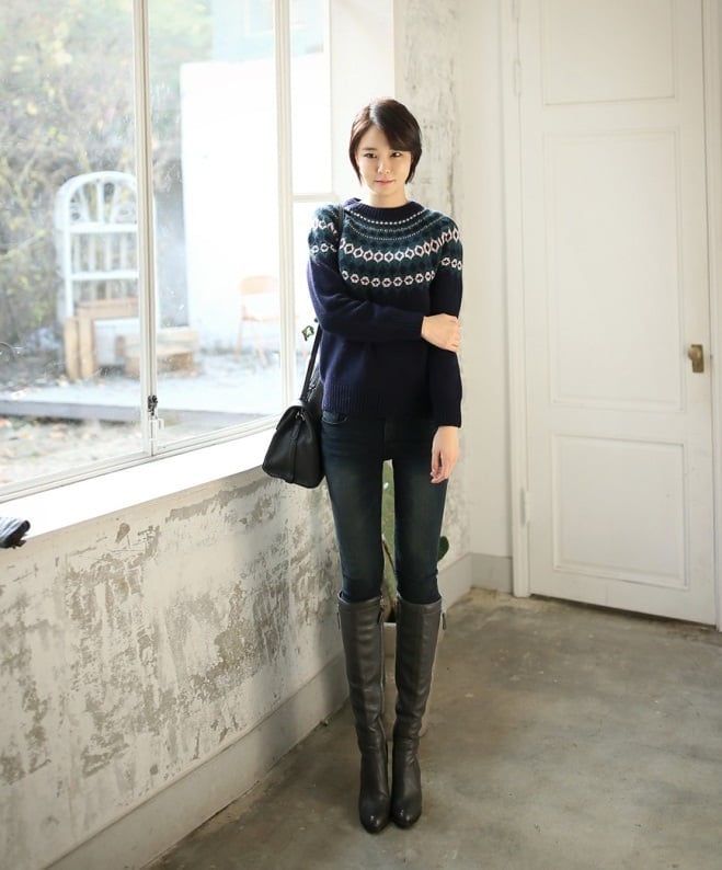 Đầu Xuân đến công sở cùng áo len họa tiết sang chảnh