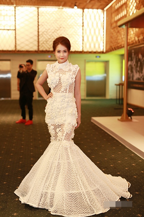 Elly Trần sexy quyến rũ