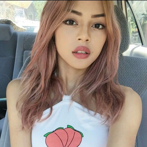 hotgirl môi mọng 