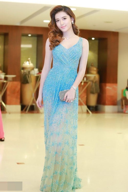 váy dạ hội Huyền My 2