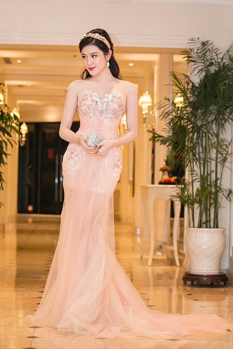 váy dạ hội Huyền My 6