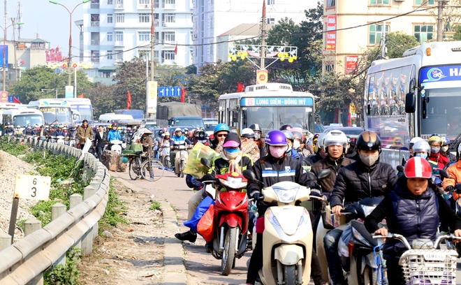 Hà Nội: Người dân chen chúc nhau về quê ăn Tết 4
