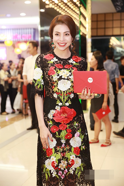 Mỹ nhân Việt quyến rũ tới dự