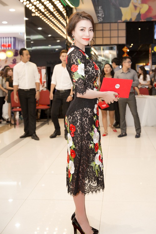 Mỹ nhân Việt quyến rũ tới dự