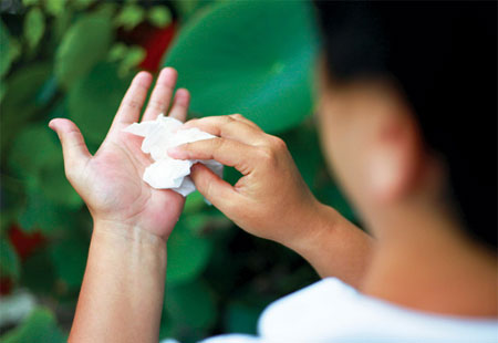 trị ra mồ hôi tay