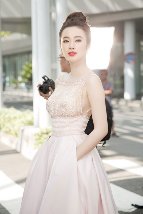 Angela Phương Trinh cuốn hút với đầm công chúa xuyên thấu