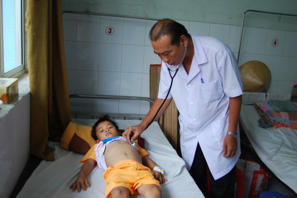 Bé trai 6 tuổi nghi bị cha đánh Shbet16 tỷ lệ cá cược bóng đá đòn, dập gan