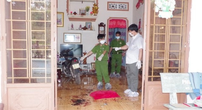 Nghi án chồng giết vợ rồi uống thuốc sâu tự tử