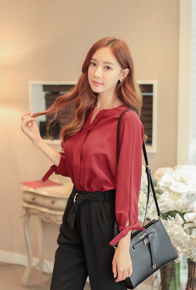 Sơ mi cổ chữ V style Hàn tôn dáng cho nàng công sở