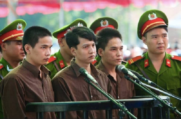 Nguyễn Hải Dương khẩn cầu luật sư bằng mọi cách cứu Vũ Văn Tiến