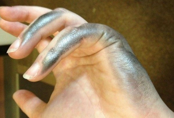 Nổi khổ của những người thuận tay trái