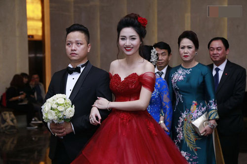Quatrian shbet hiện đang mở của Á hậu Trà My 6