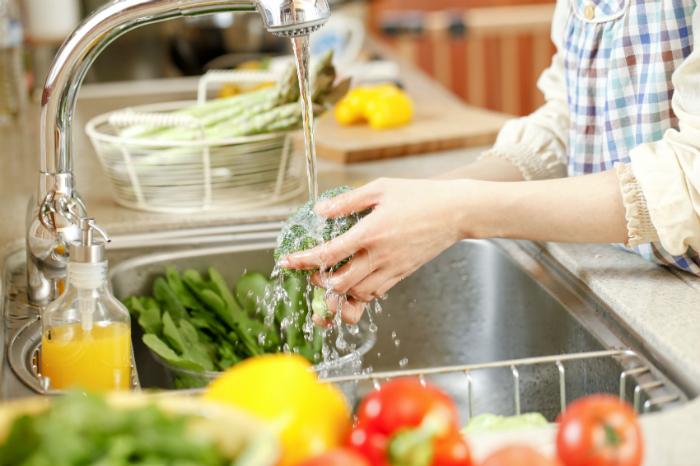 cách để loại bỏ thuốc trừ sâu trong rau