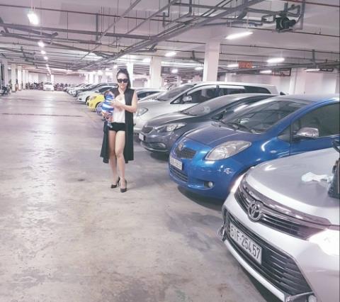 Phi Thanh Vân bị lên án, cần học Elly Trần bế con? Phi Thanh Van bi len an, can hoc Elly Tran be con?