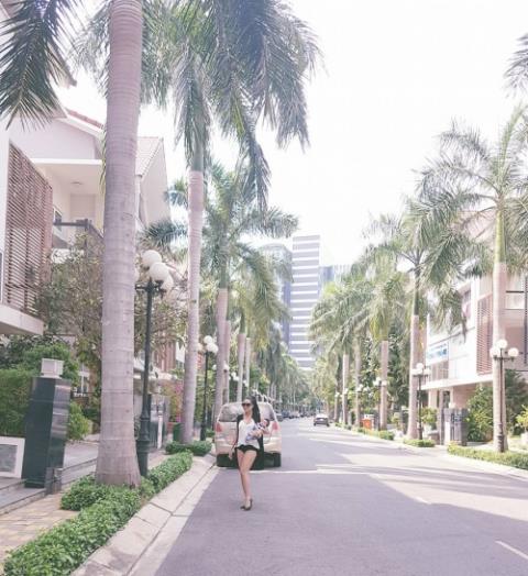 Phi Thanh Vân bị lên án, cần học Elly Trần bế con? Phi Thanh Van bi len an, can hoc Elly Tran be con?
