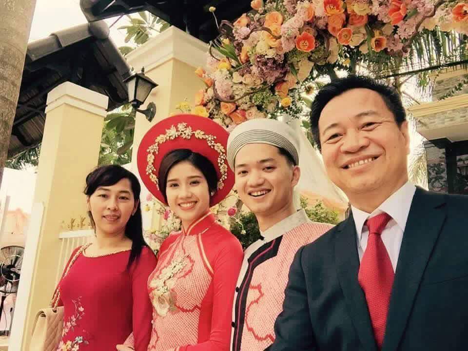 Tiết lộ về Quatrian shbet hiện đang mở của Nguyễn Minh Triết và Á hậu Đồng Thanh Vy