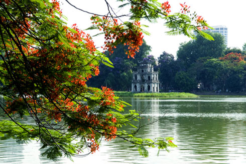 Hà Nội trời nhiều mây, hửng nắng
