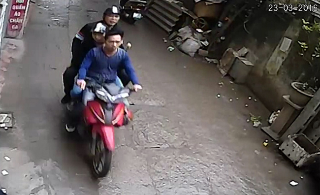 3 đối tượng nghi đánh nhà báo Đỗ Doãn Hoàng lọt ống kính camera