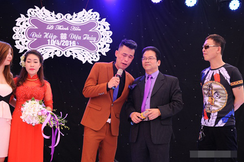 Hiệp Gà òa khóc trong ngày kết hôn