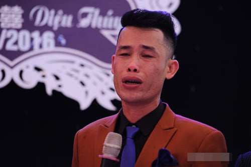 Hiệp Gà òa khóc trong ngày kết hôn