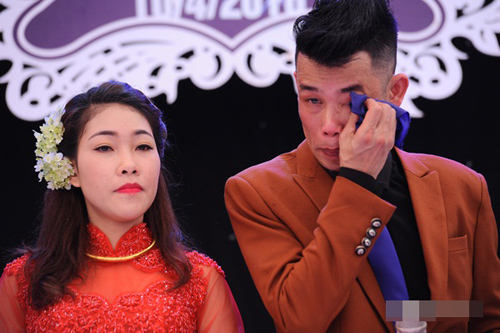 Hiệp Gà òa khóc trong ngày kết hôn