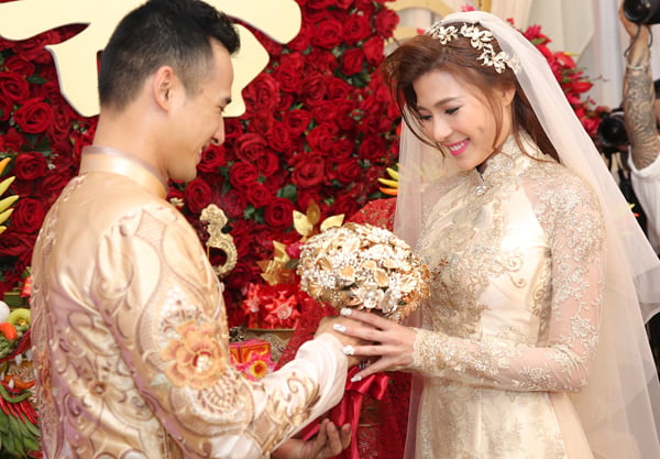 Choáng trước sự xa hoa của Quatrian shbet hiện đang mở Lương Thế Thành - Thúy Diễm