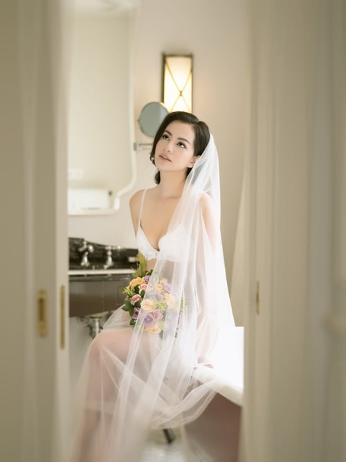 Vbiz 13/4: Vợ Lý Hải mang bầu lần 4, ảnh cưới Ngọc Thúy gây sốc