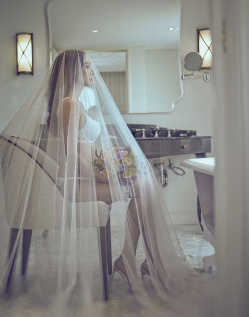 Trọn bộ ảnh cưới nội y sexy của cựu siêu mẫu Ngọc Thúy