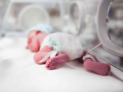 Bé trai 3 ngày tuổi tử vong bất thường tại bệnh viện