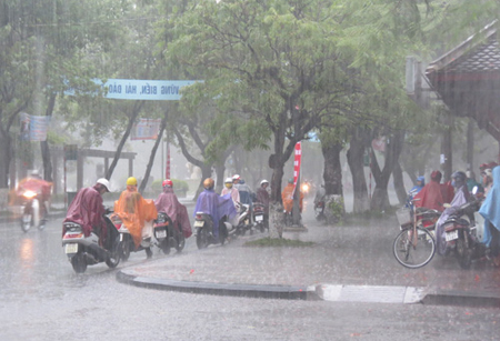 Bắc Bộ có mưa dông trên diện rộng, đề phòng tố lốc, mưa đá