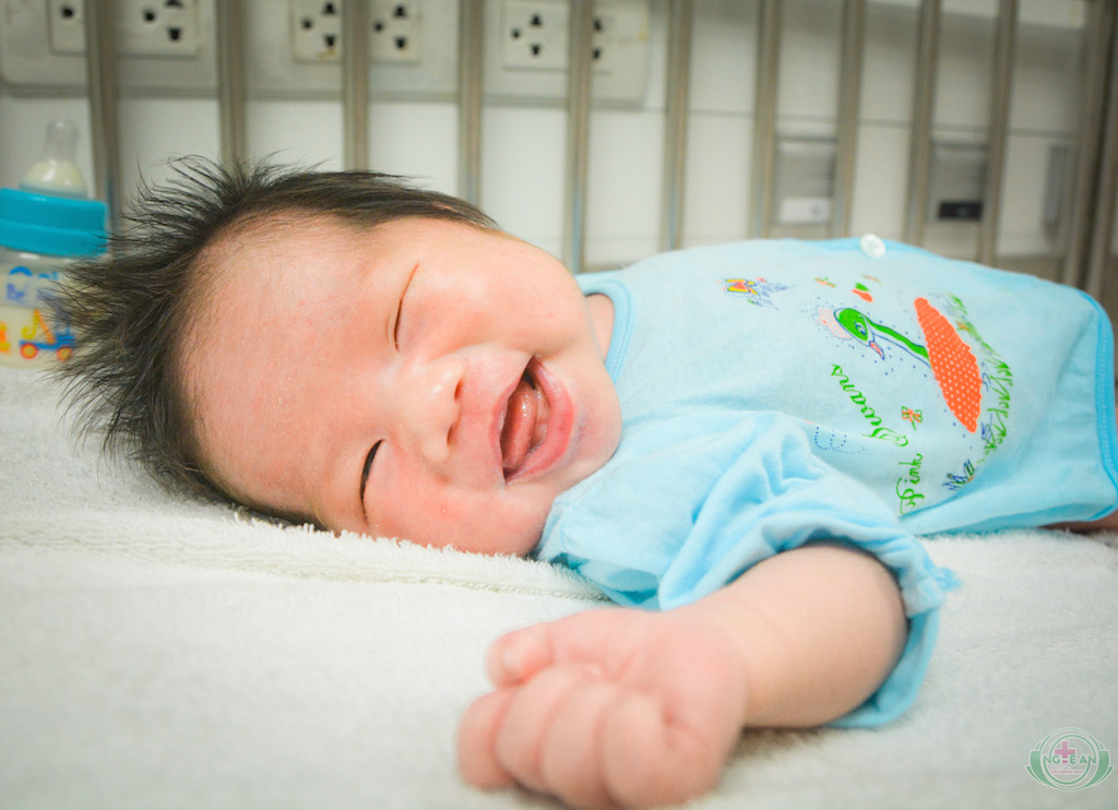 Bé gái 3 ngày tuổi bị bỏ rơi có hàng trăm người muốn nhận nuôi