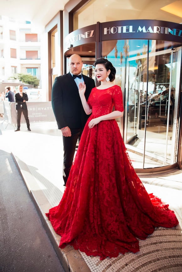 Lý Nhã Kỳ kiêu sa, lộng lẫy với đầm ren trên thảm đỏ Cannes