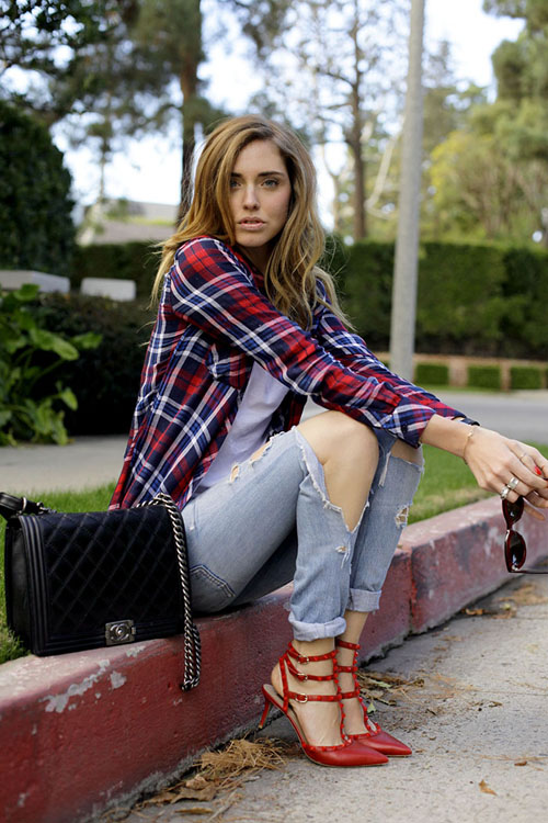 7 cách phối đồ cực chất với quần jean rách như fashionista